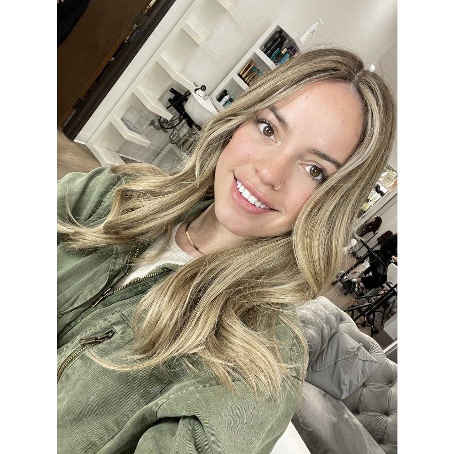 20" Divine Lace Top Wig Ash Blonde w/ Reverse Balayage - Image 2