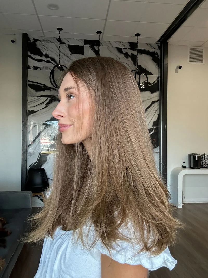 20" Divine Luxe Lace Top Wig #10 Neutral Light Brown - Image 3
