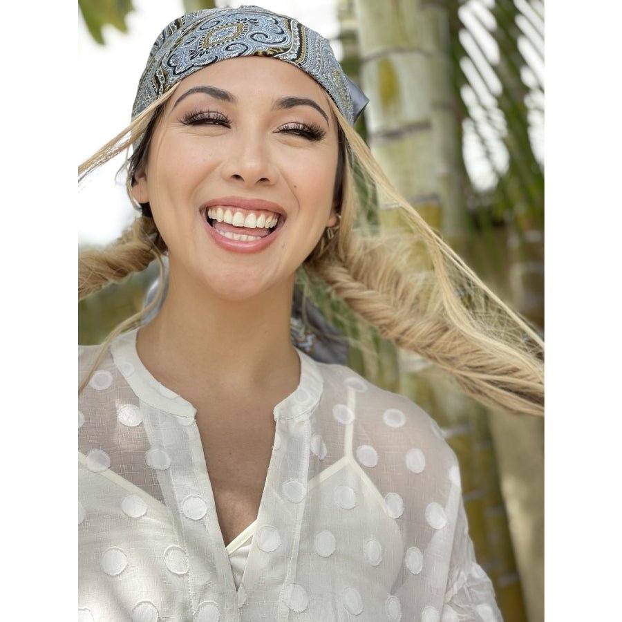 24" 3/4 Bandfall Wig Ash Blonde - Image 3