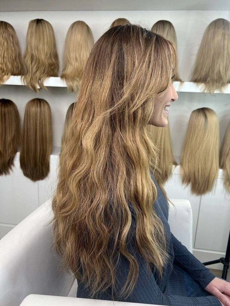 24" Divine Lace Top Wig Medium Blonde With Reverse Balayage Wavy - Image 2