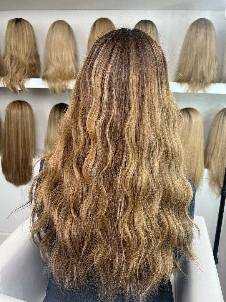 24" Divine Lace Top Wig Medium Blonde With Reverse Balayage Wavy - Image 3