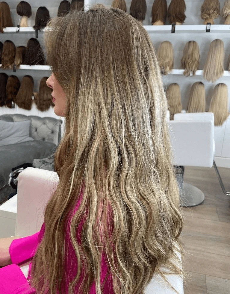24" U-Shape Wig Medium Blonde - Image 3
